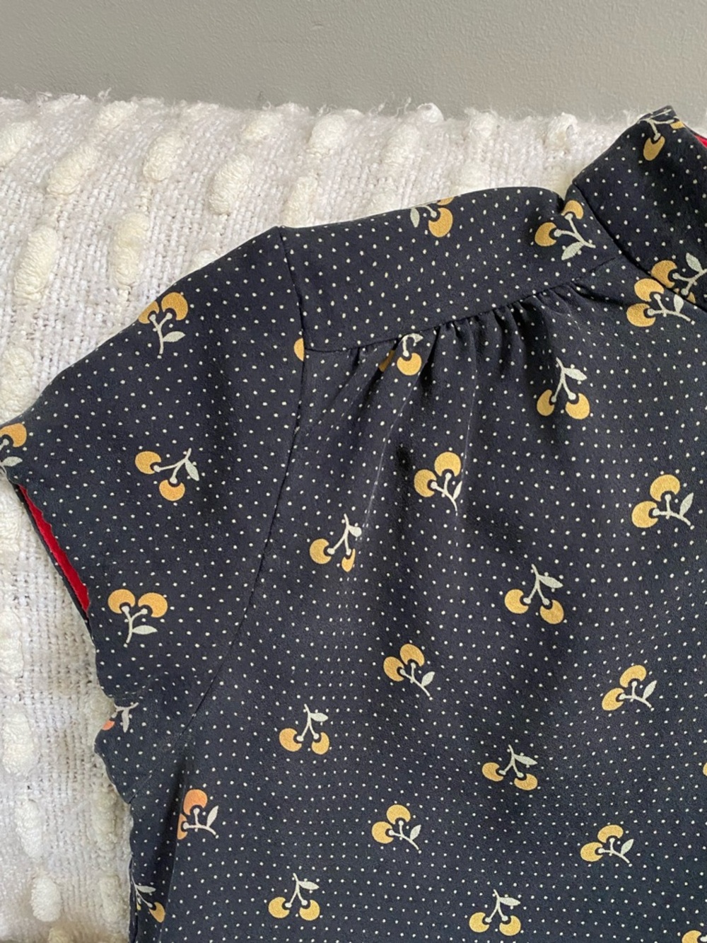 {Marc Jacobs} Silk Cherry Blouse - Picture 5 of 11